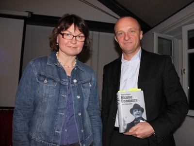 Dr. Silke Bremer von der KAS MV und der Historiker Dr. Thomas Kunze Foto: Uwe Roßner
