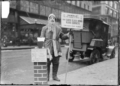 Arbeitsloser im Weihnachtsmannkostüm (Chicago 1902)
